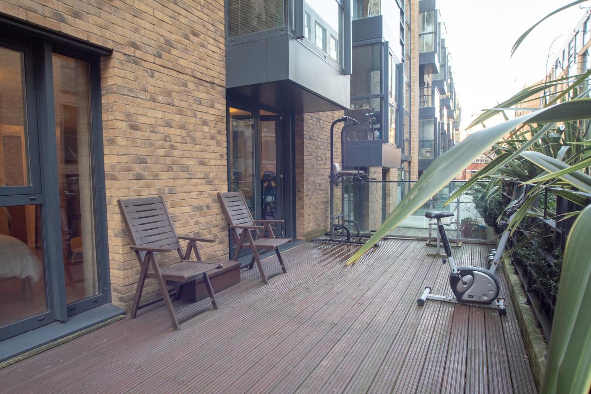 Spacious 1 Bed Apartment With Workspace, Coffee & Free Parking Birmingham Exterior photo